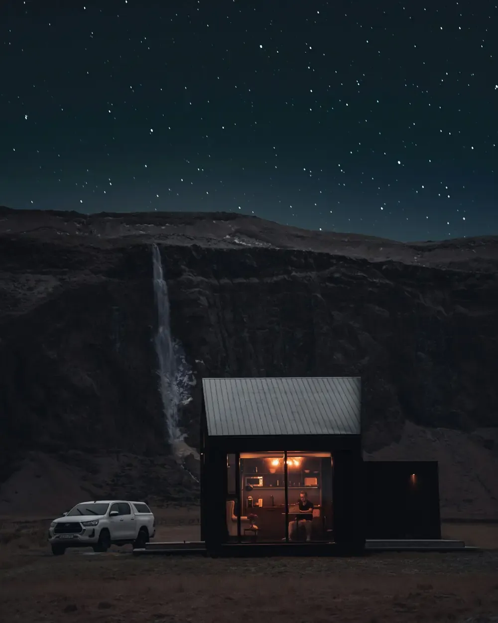 A mountain retreat at night, Emerald Stay imagery